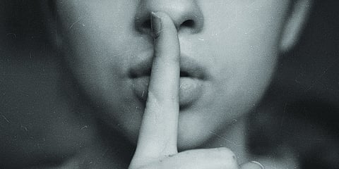 सबसे उत्तम मौन की भाषा...