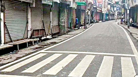 Week-Long Lockdown Begins In Bangladesh, Trains, and Buses Also Off Service