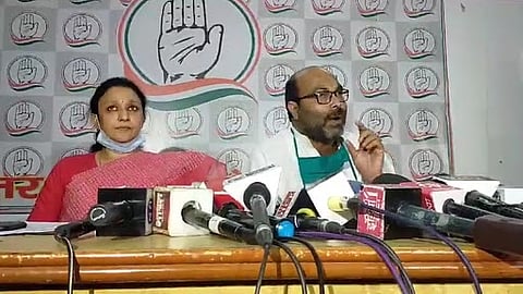 Congress Leaders Flay UP Government, Accuse Yogi Of Depriving The Dead Dignity