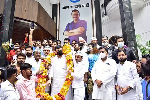 बसपा के पूर्व जोनल क्वार्डिनेटर अजीत श्रीवास्तव, पत्रकार रोहित सक्सेना और किन्नर नेता पायल सिंह ने थामा AAP का दामन