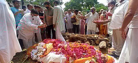 बाराबंकी के स्वामी रामज्ञान हुए पंचतत्व में विलीन, भक्तों ने दी अश्रुपूर्ण विदायी
