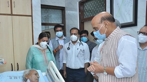 Rajnath Singh Calls On Ailing Kalyan Singh, Wishes Him Speedy Recovery