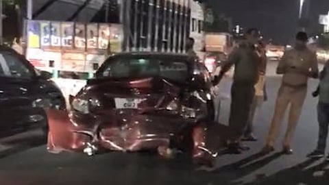 Many Cars Ram Into Each Other Late Night Near Fun Republic Mall In Lucknow