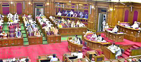 Yogi Pays Tributes To Members Of UP Assembly, Common People, Corona Warriors Who Lost Their Lives In Covid Pandemic