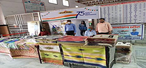 KVIC Sets Up Khadi Exhibition Cum Sale Stalls At 75 Railway Stations To Celebrate 75 Years Of Independence