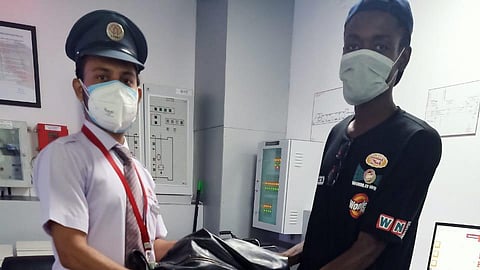 Lucknow Metro Wins Praise From Nigerian National Who Lost And Found His Laptop, Debit Card And Wallet In No Time