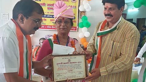 अवध भारती संस्थान द्वारा किया गया तुलसी अवधी सम्मान