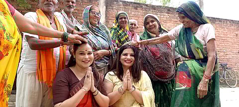 इशान-ए-सनसाइन फाउण्डेशन ने वृद्धाआश्रम पहुंच वृद्धों से मिलकर आर्शिवाद प्राप्त किया