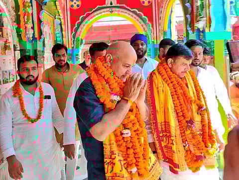 Manish Sisodia Visits Ayodhya, Pays Obeisance To Ram Lalla, Prays At Hanuman Garhi