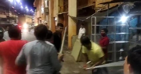 Scuffle Between Supporters Of Raja Bhaiyya And UP Minister Gopal Nandi