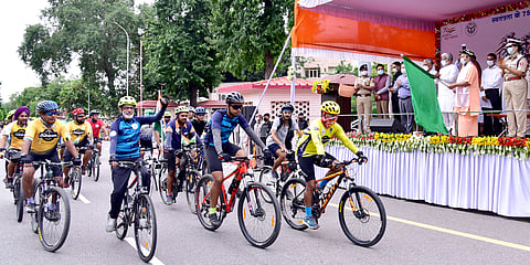 Chief Minister Adityanath Flags Off SSB Cycle Rally From Lucknow To Delhi