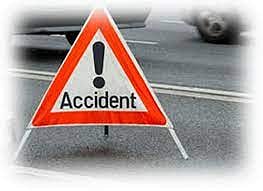 تکلیف دہ حادثہ: دو ہلاک ، چار زخمی ، آٹو اور کنٹینر میں تصادم۔