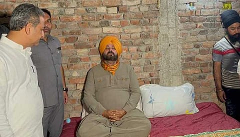 Lakhimpur Case: Navjot Singh Sidhu Demands Arrest Of The Accused, Sits On Hunger Strike