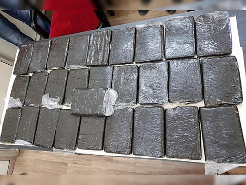 Young Girl Arrested In Maharajganj With Cannabis Worth Crores