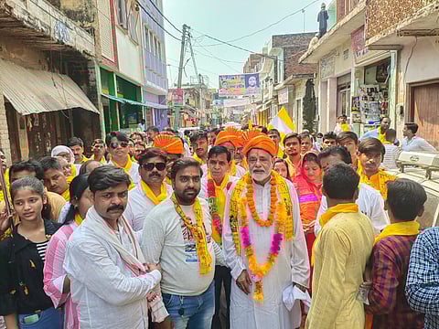 अखिल भारतीय वैश्य एकता परिषद ने किशनी में निकाली पैदल यात्रा