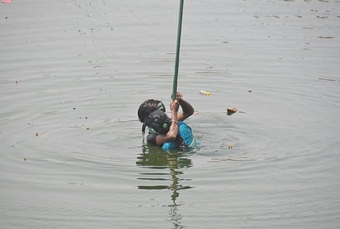 Tired Of Domestic Discord A Young Woman Jumps Into Gomti River, Saved By Divers