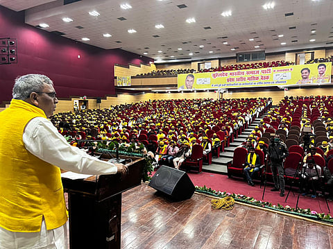 ओमप्रकाश राजभर ने सुहेलदेव भारतीय समाज पार्टी की बूथ स्तर तक के तैयारियों की गहन समीक्षा की