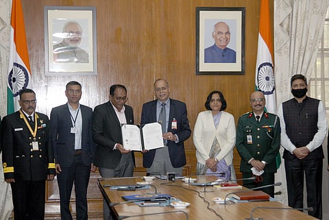 Ministry Of Defence Signs MoU With IITE, Gandhinagar For Training Of 800 Sainik School Teachers