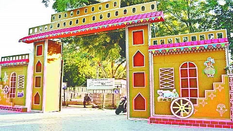 Taj Mahotsava In Agra Fails To Attract Tourists