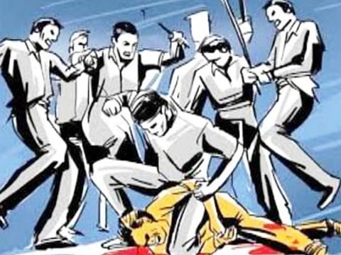 मैंनपुरी में दबंगों का टूटा दलित पर कहर, जमकर की तालिबानी पिटाई