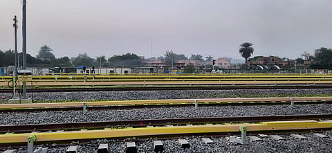 आगरा मेट्रो के लिए ट्रैक्शन का काम शुरू, एल एंड टी द्वारा दोनों कॉरिडोर में बिछाई जाएगी थर्ड रेल
