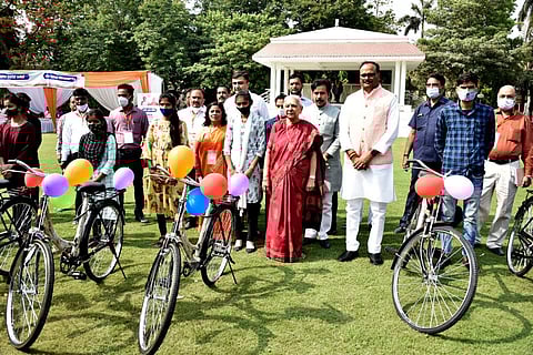 राजभवन में लगा श्रमिक सुविधा शिविर