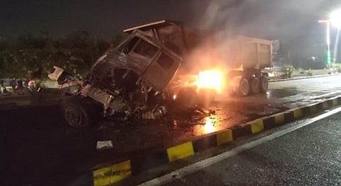 Two Burnt Alive As Dumper Rams Into Truck On Shaheed Path In Lucknow