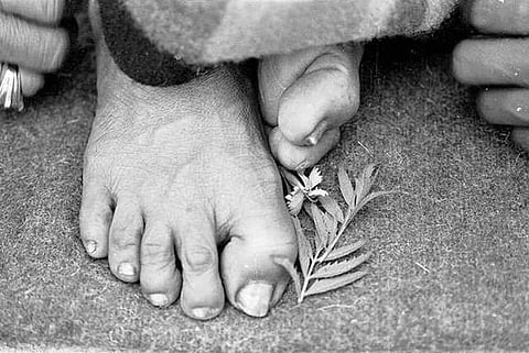 नीम करौरी बाबा की अनंत कथाएँ: भारत पर चीन का हमला