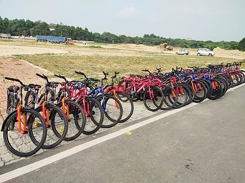 हरकोर्ट बटलर प्राविधिक विश्वविद्यालय में स्पोर्टस साइकल एवं ई-रिक्शा सुविधा आज से हुई शुरू