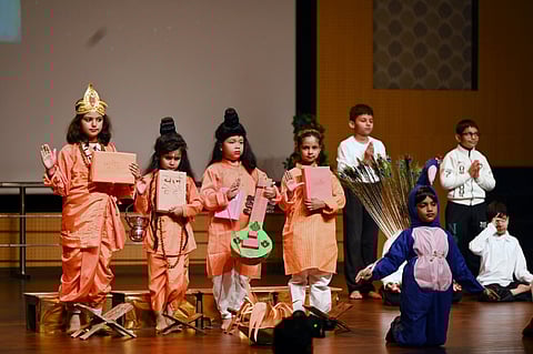 प्रयागराज के पतंजलि ऋषिकुल स्कूल ने एक ही दिन तीन चरणों में मनाया भव्य वार्षिकोत्सव