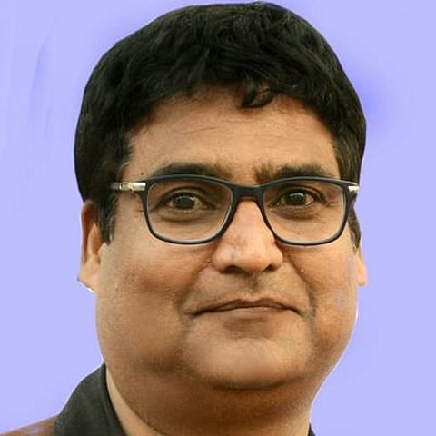 Senior Photo Journalist SM Pari Passes Away