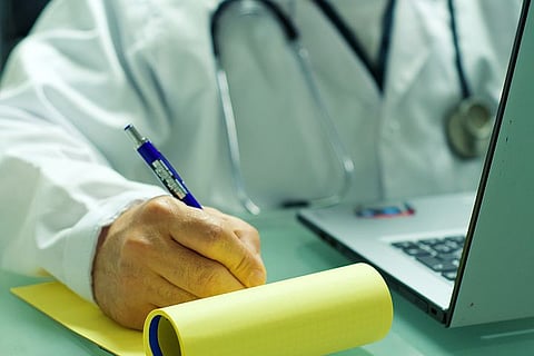45% Of Doctors In India Are Writing Incomplete Prescriptions: ICMR Survey Report