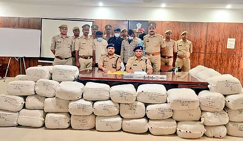 Gonda Police-SOG Arrests Drug Smugglers, 5.51 Quintals Of Marijuana Seized