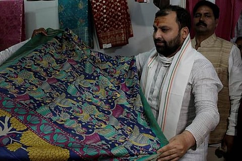 केवीआईसी ने वाराणसी में खादी प्रदर्शनी का आयोजन किया, 2215 इकाइयों को 77.45 करोड़ रुपये की मार्जिन मनी सब्सिडी जारी