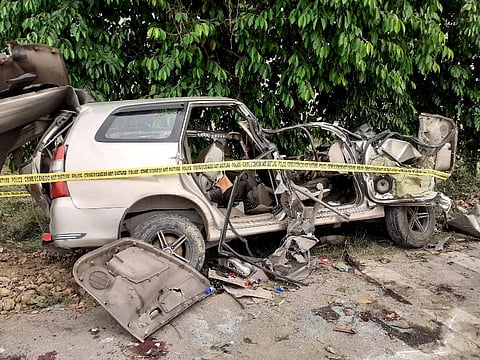 Six Killed In Shravasti As Innova Rams Into A Roadside Tree