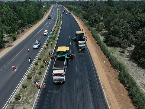 Ghaziabad-Aligarh Expressway Achieves A Remarkable Feat, Bituminous Concrete Laid In 100-Km In 100 Hours