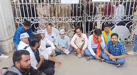 FIR lodged Against Former IPS Amitabh Thakur, 20 Students For Creating Ruckus In The Allahabad University Campus