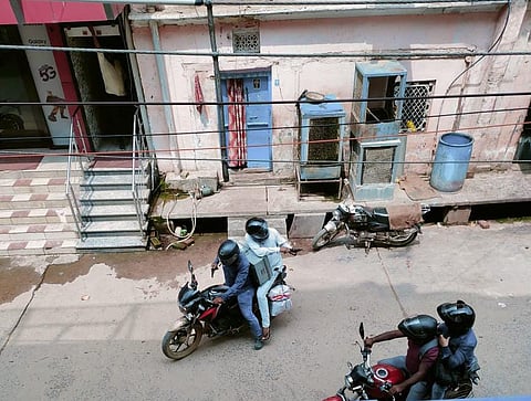 Security Guard Killed During Robbery At Axis Bank ATM Cash Van, Criminals Decamp With Rs 22 Lakh Cash