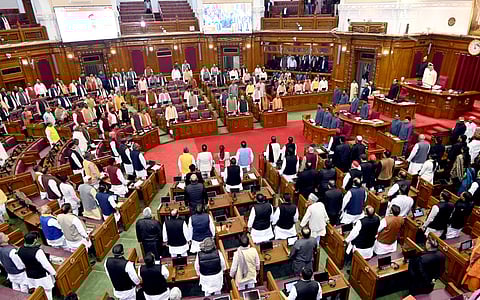 यूपी के किसानों के लिए खोला गया खजाना, योगी सरकार ने 28,760.67 करोड़ रुपए का अनुपूरक बजट सदन में पेश किया