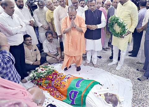 Former UP Minister Ashutosh Tandon Passes Away, Yogi Mourns His Demise