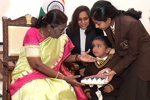 School Kids Meet President Murmu On Children’s Day