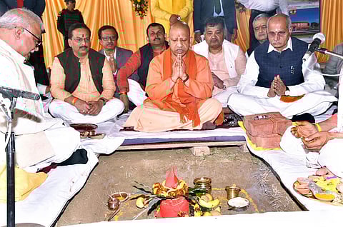 मुख्यमंत्री ने गोरखपुर में 350 करोड़ की लागत से बनने वाले पशु चिकित्सा विज्ञान महाविद्यालय भूमि पूजन एवं शिलान्यास किया