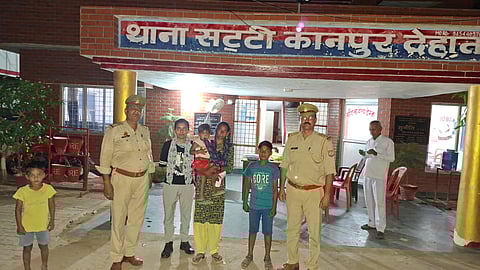 गुम था कानपुर में लाड़ला, लौटा तो भर आईं मां की आंखें, पुलिस बनी फरिश्ता
