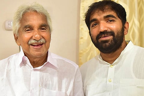 Chandy Oommen (right) with his father and Congress veteran Oommen Chandy