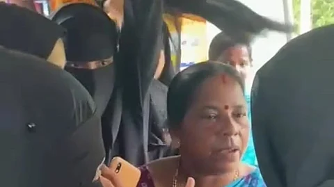 Right wing handles give communal spin to a student protest in a bus in Kerala