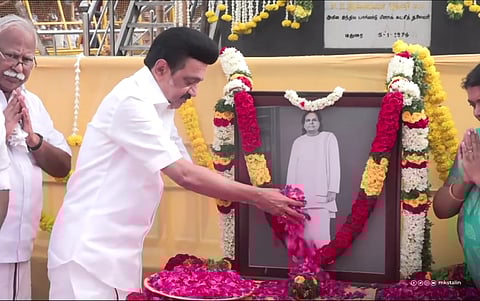 TN CM MK Stalin paying tribute to Muthuramalinga Thevar