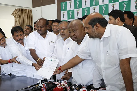 HD Deve Gowda (Centre) at the press conference on October 19