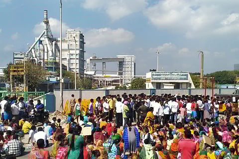 Protestors outside the Coromandel International Limited (CIL) company in Ennore.