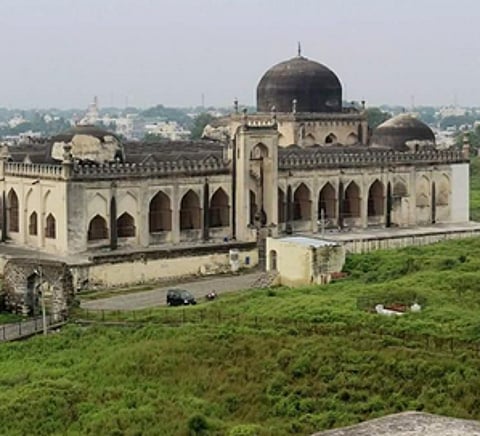 Karnataka HC asks authorities to remove encroachments of Bahmani Sultans' fort in Kalaburagi