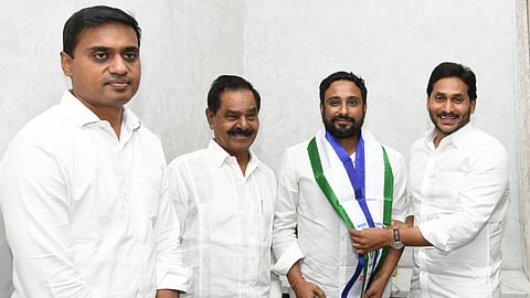 Former Indian cricketer Ambati Rayudu joins YSRCP